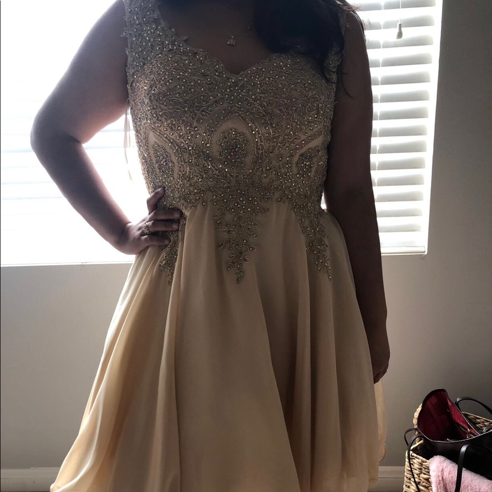 Worn once, no damage, great for special events